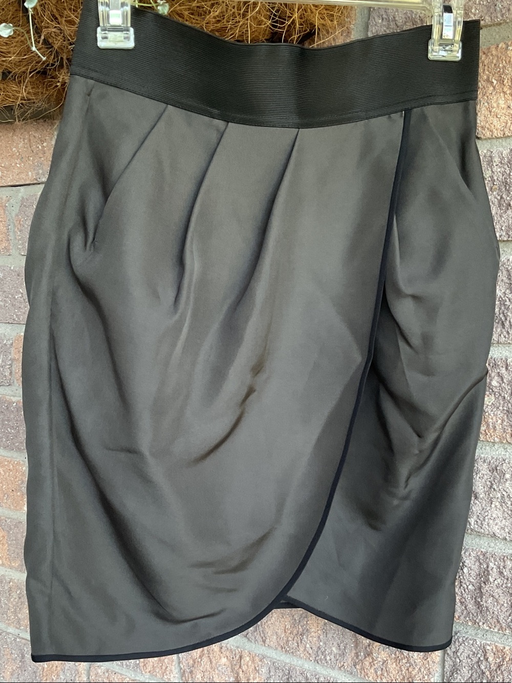 Wilfred 100% Silk Black & Charcoal Grey Tulip Skirt
